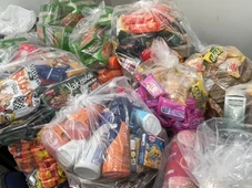 Imagem - Risco: 600 kg de produtos vencidos são retirados de mercado em cidade baiana