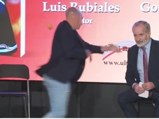 Imagem - Após escândalo do beijo sem consentimento, Luis Rubiales é atingido por ovada do próprio tio