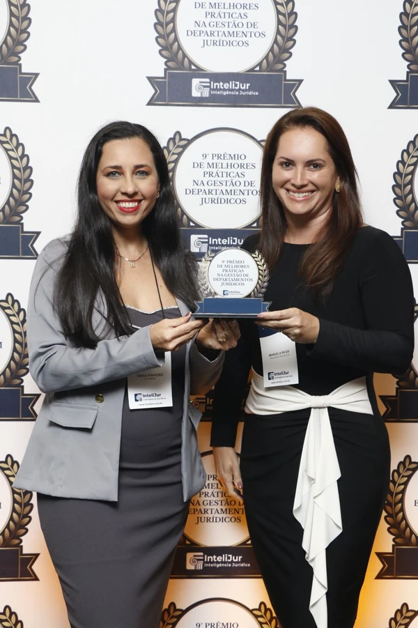Érica Pinheiro, advogada e Encarregada de Dados (DPO), e Manuela Monteiro, Head do Departamento Jurídico