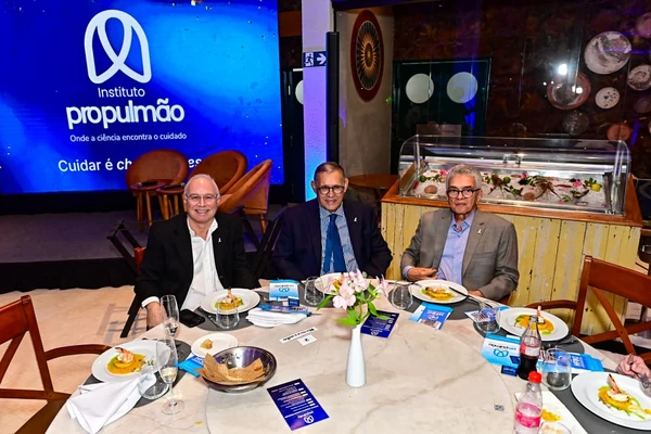 Dr. Adelmo Machado, Roberto Badaró e César de Araújo Neto por Jefferson Peixoto