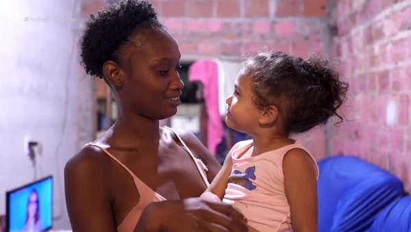 Camila dos Santos, modelo baiana e menina do Uruguai por Reprodução / Rede Globo