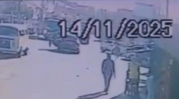 Motociclista bateu em carro e foi arremesado pa por Reprodução