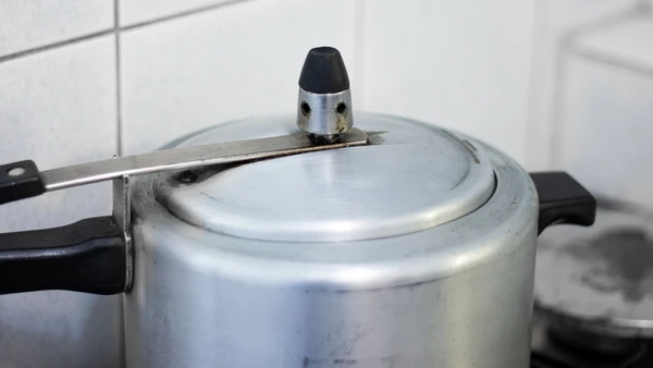 Panela de pressão por Shuttertock
