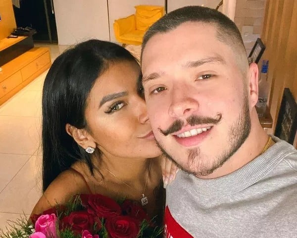 Pocah e Ronan Souza por Reprodução