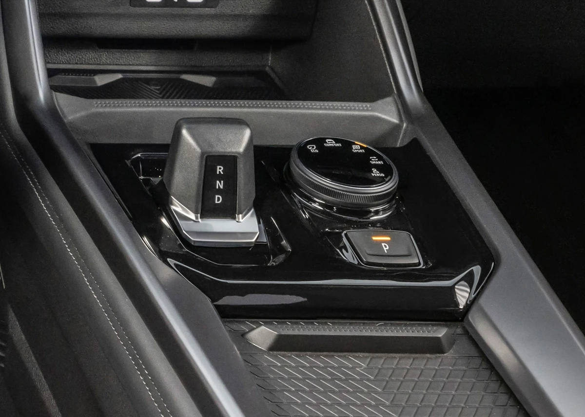 O seletor do câmbio e o dos modos de condução por Rodolfo Buhrer/ Divulgação