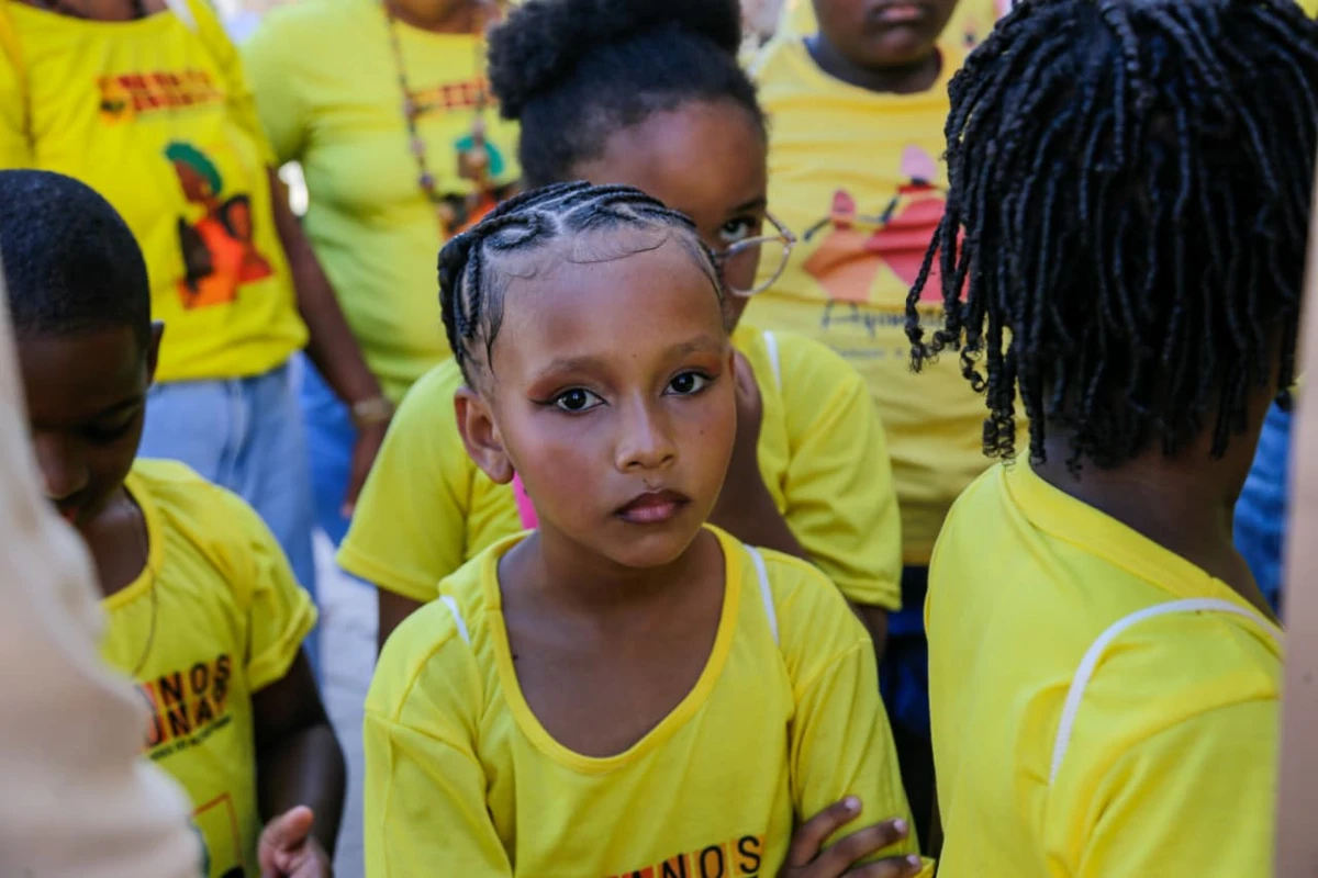 Crianças encontraram Lázaro Ramos durante passeio no Pelourinho por Arisson Marinho/CORREIO