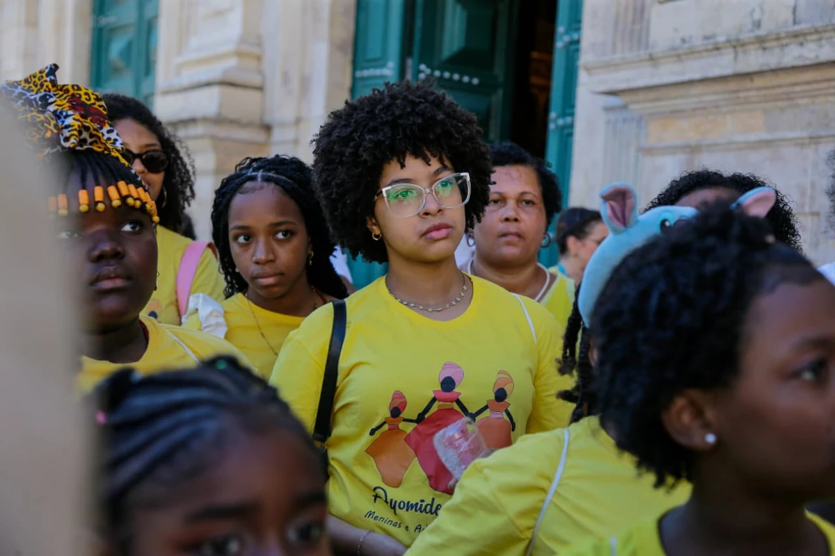 Crianças encontraram Lázaro Ramos durante passeio no Pelourinho por Arisson Marinho/CORREIO