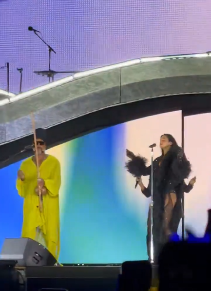 Dua Lipa, Carlinhos Brown e Caetano em turnê da britânica em SP por Reprodução / X