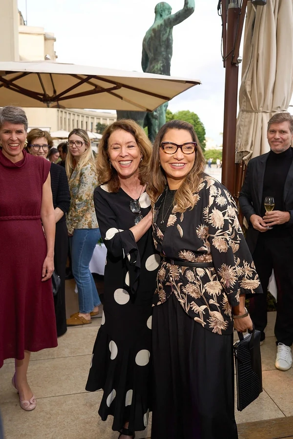 janja em paris por Divulgação