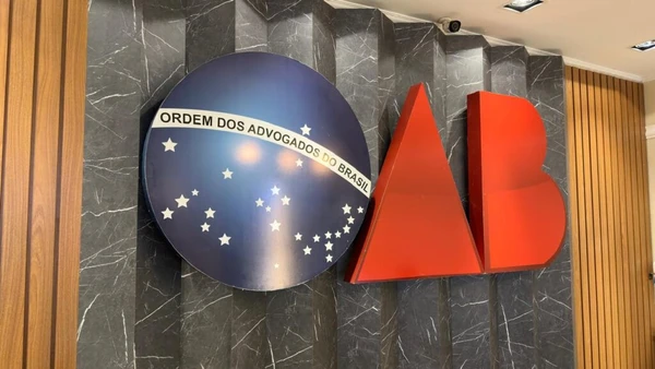 1930 - Criação da Ordem dos Advogados do Brasil (OAB) por Divulgação