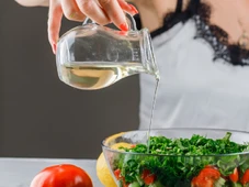 Imagem - Essa você não sabia: guardar o vinagre do jeito errado traz riscos à saúde; veja como armazená-lo com segurança