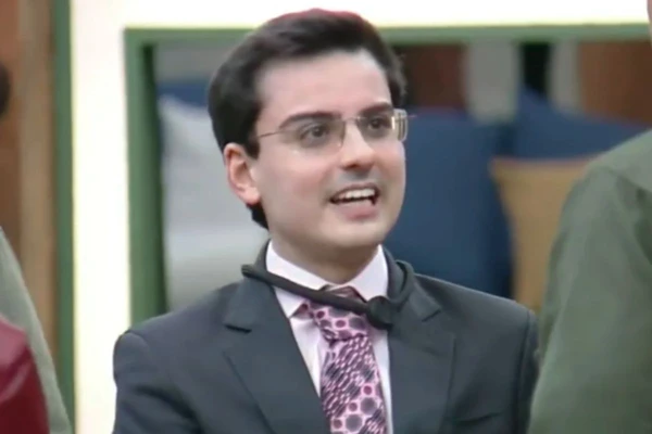 Dudu Camargo está confinado em 'A Fazenda 17'