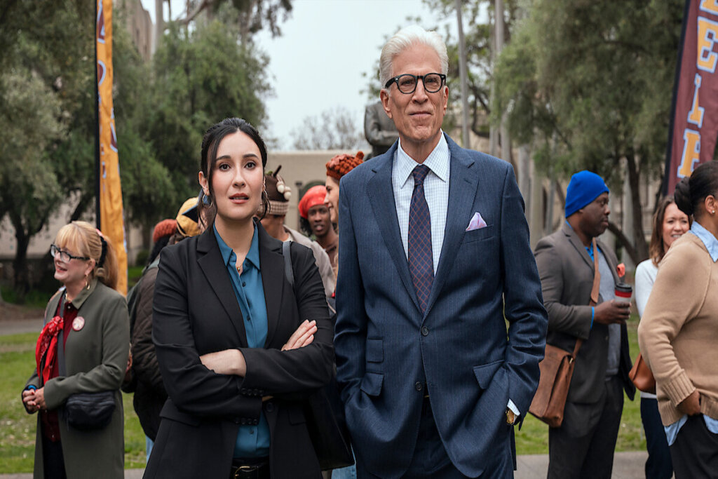 Na segunda temporada de &#8220;Um Espião Infiltrado&#8221;, Charles Nieuwendyk se disfarça de professor (Imagem: Reprodução digital | Netflix)