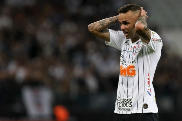 Luan também jogou no Corinthians por Reprodução
