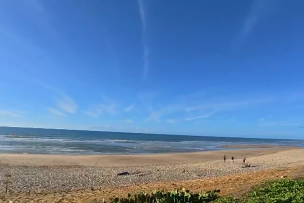 Praia de Jaguaribe por Reprodução / TV Bahia