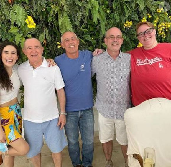 Renato Aragão e os filhos por Reprodução