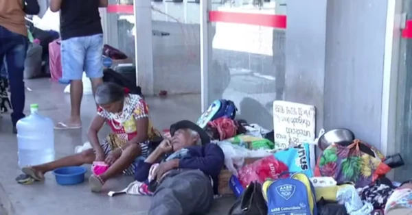 Venezuelanos foram deixados em rodoviária