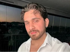 Imagem - Gustavo Mioto surge aos beijos com ex-BBB após término com Ana Castela; saiba quem