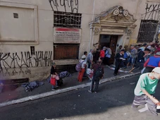 Imagem - Cozinheiro encontra corpo dentro de freezer em centro de acolhimento