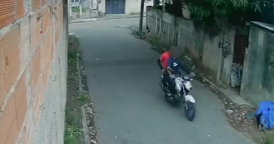 Assassinato em Sepetiba, no Rio por Reprodução/RJ1
