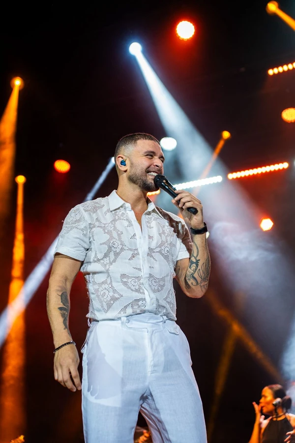 Diogo Nogueira  por Divulgação