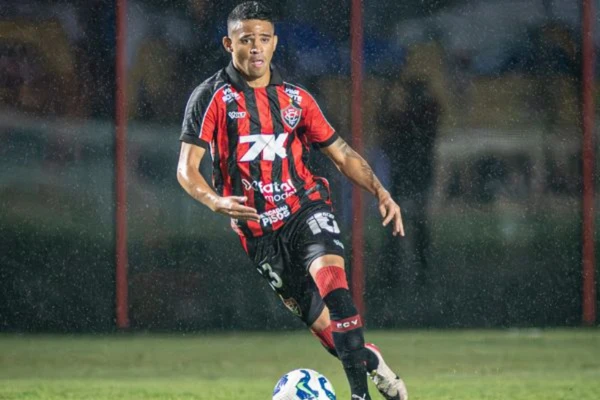 Erick pelo Vitória  por Victor Ferreira/EC Vitória