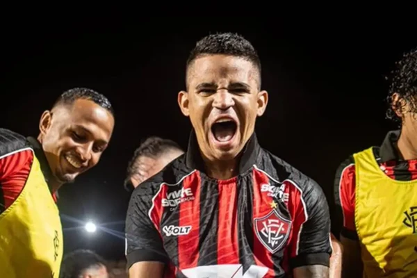 Erick pelo Vitória  por Victor Ferreira/EC Vitória