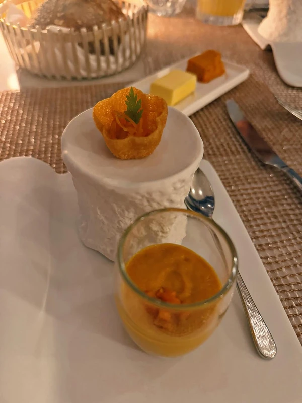 Giovanna e Bruno no Address Beach Resort por Reprodução/Instagram