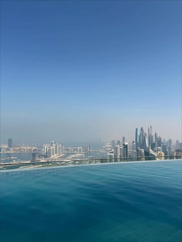 Giovanna e Bruno no Address Beach Resort por Reprodução/Instagram