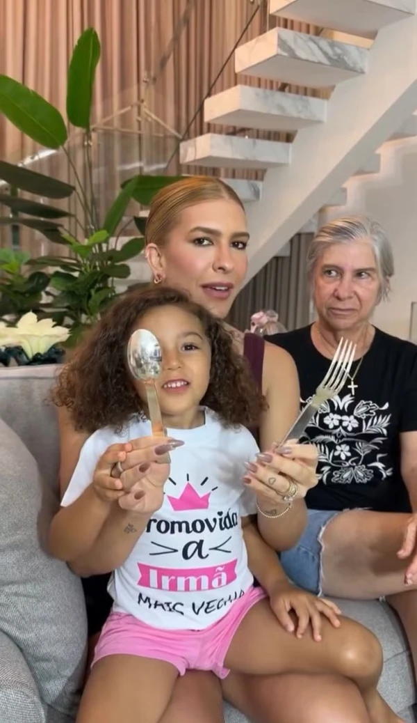 Lore Improta faz testes caseiros para saber sexo do bebê por Reprodução/Redes Sociais 