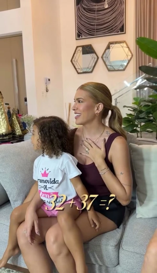 Lore Improta faz testes caseiros para saber sexo do bebê por Reprodução/Redes Sociais 