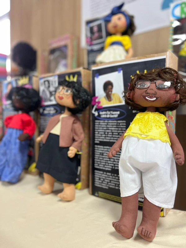 Projeto Bonecas Negras destaca mulheres negras importantes em suas áreas por Divulgação