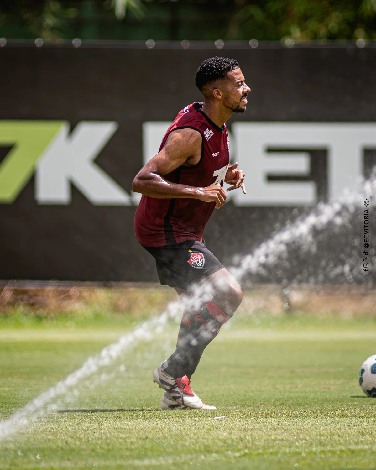Último treino do Vitória antes de encarar o Palmeiras  por Victor Ferreira/EC Vitória