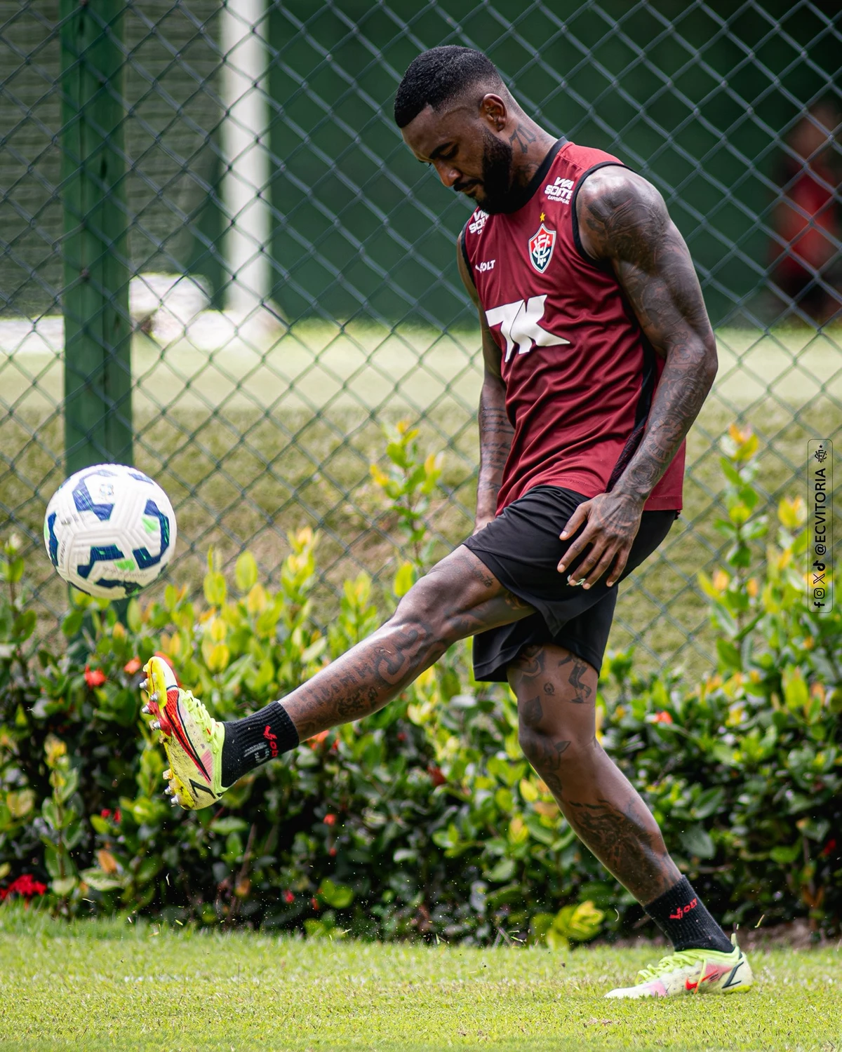 Último treino do Vitória antes de encarar o Palmeiras  por Victor Ferreira/EC Vitória