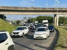 Imagem - Motociclista morre após cair de viaduto em Salvador