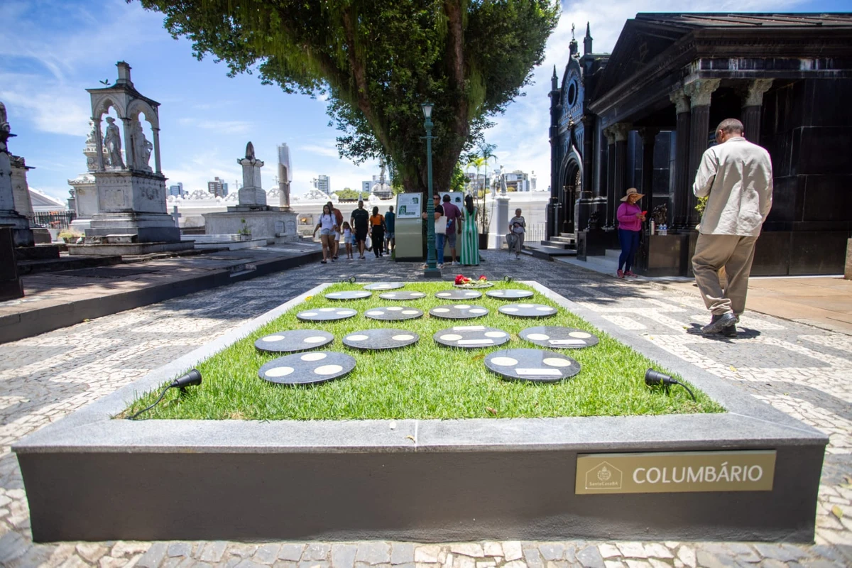 Columbário por Erik Salles