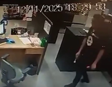 Conduta foi flagrado por câmeras de segurança por Reprodução/ PCPR