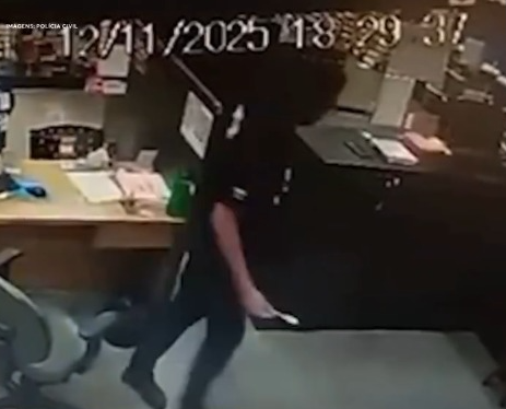 Conduta foi flagrado por câmeras de segurança por Reprodução/ PCPR