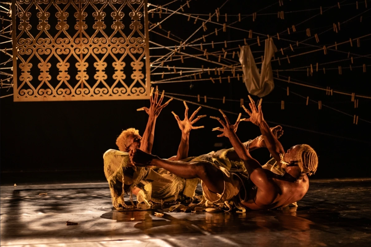 Espetáculo Dembwa, com Ruan Wills e Marcos Ferreira por Espetáculo Dembwa, com Ruan Wills e Marcos Ferreira