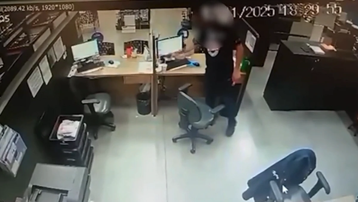 Imagens mostram homem colocando sêmen no sorvete da colega