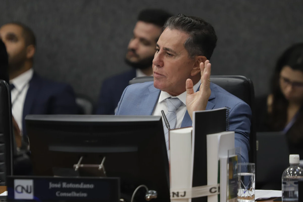 José Edivaldo Rotondano  por Divulgação