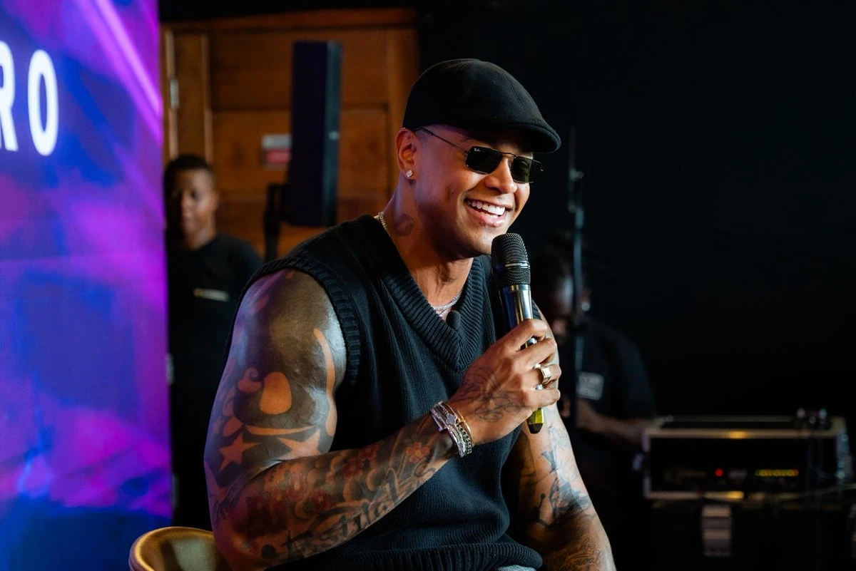 Léo Santana grava DVD em grande festa dos seus 20 anos de carreira