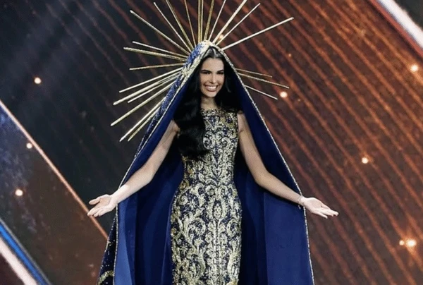 Maria Gabriela Lacerda, Miss Brasil desfila como Nossa Senhora Aparecida
