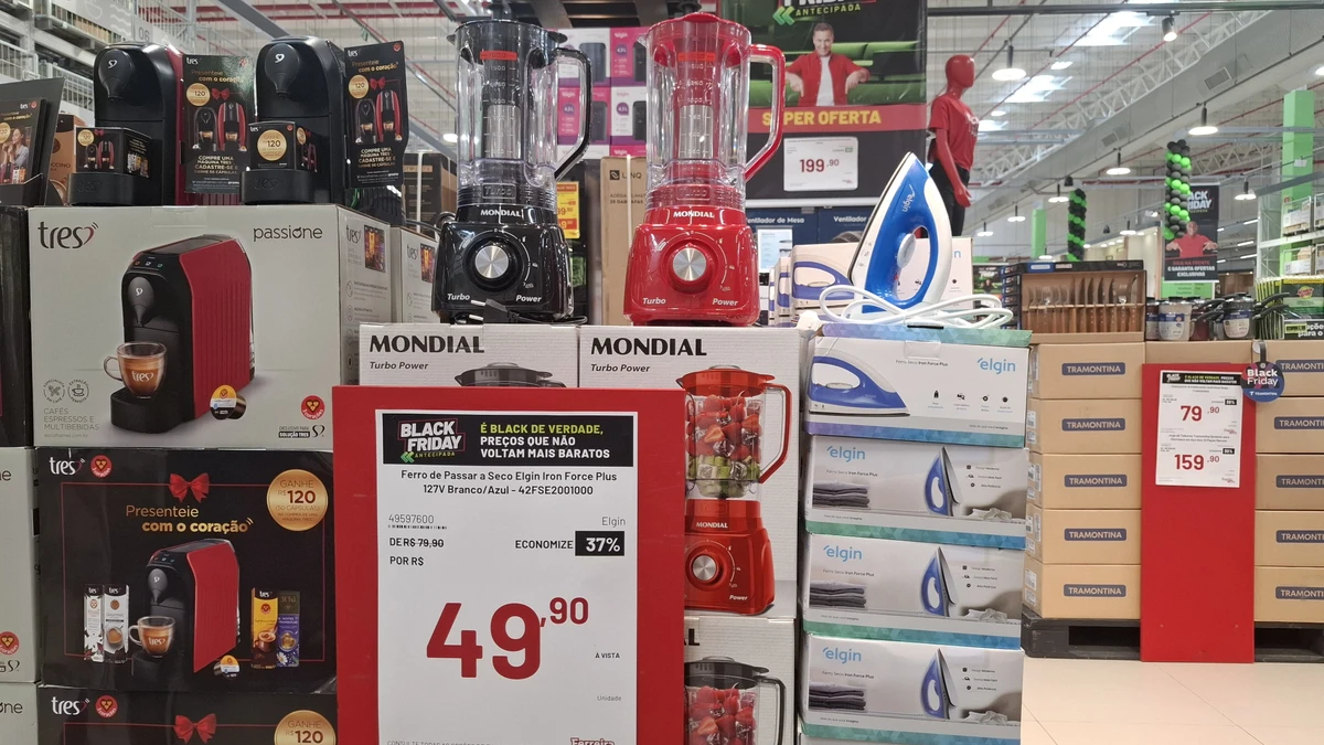 Ofertas da Black Friday da Ferreira Costa por Larissa Almeida/CORREIO