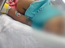 Imagem - Bebê de 1 ano é baleada na cabeça após carro da família ser abordado por traficantes