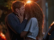 Imagem - Sem saber que Viviane é trans, Leonardo dá o primeiro beijo em farmacêutica em ‘Três Graças’