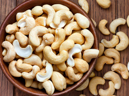 Casca fresca contém uma substância natural chamada urushiol, a mesma presente em plantas que causam irritações e alergias por Reprodução