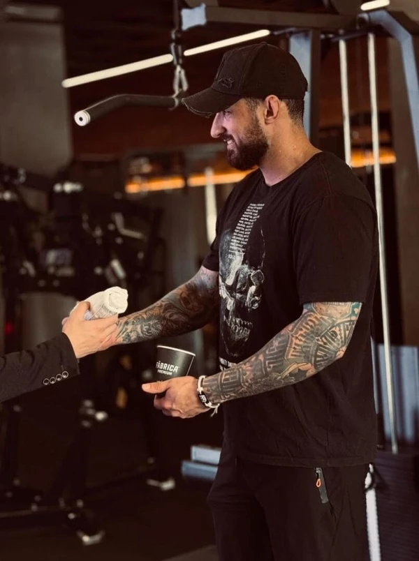 Guilherme Montani por Reprodução