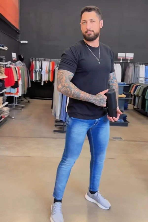 Guilherme Montani por Reprodução