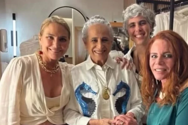 Heloisa Périssé assume novo romance e celebra fase de recomeço por Reprodução